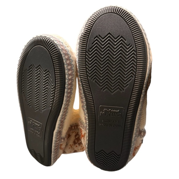 Muk Luks Women's Slippers Ghost Fairisle, Medium 7-8 - Picture 5 of 6